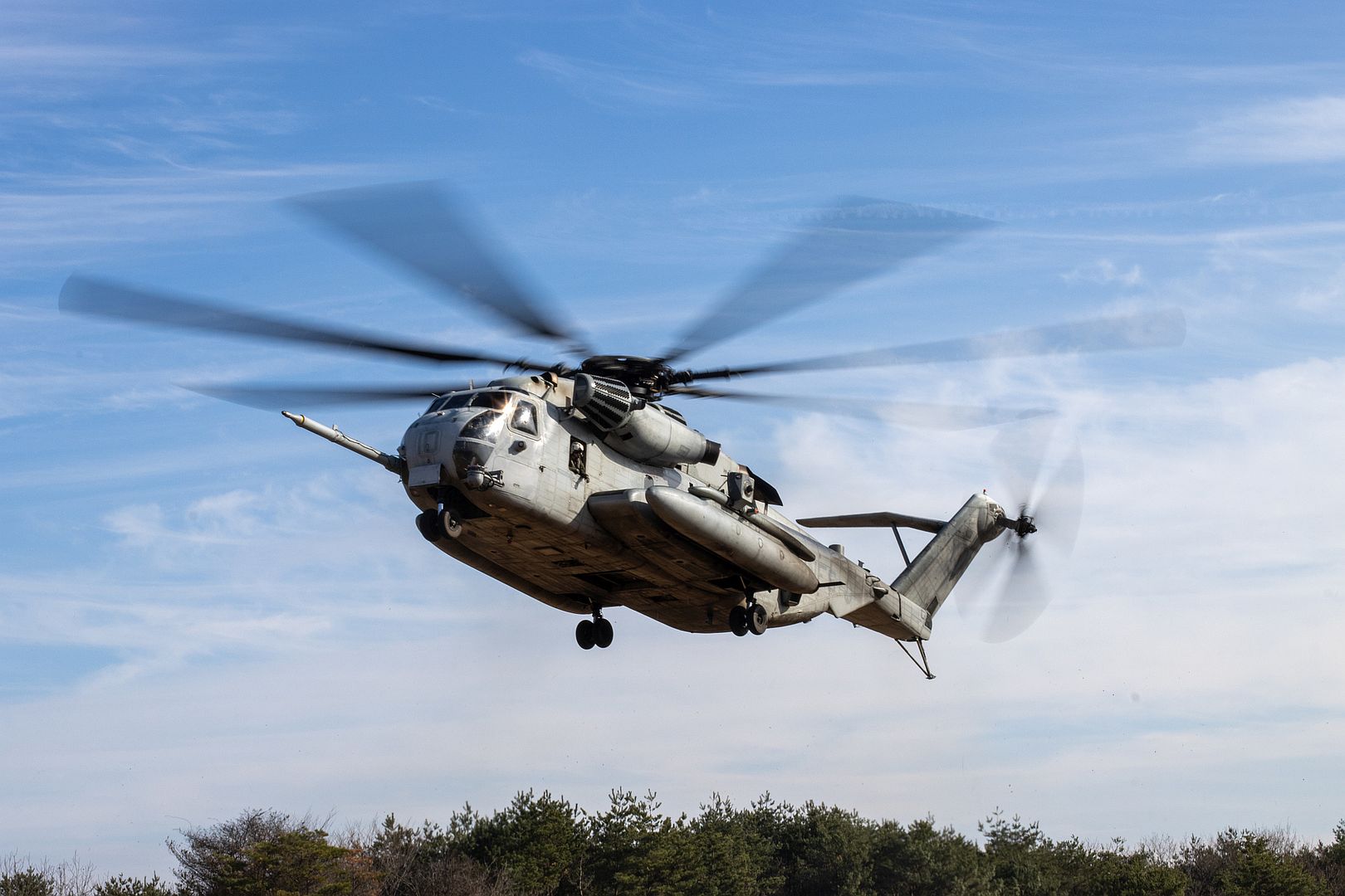 53E Super Stallion From Heavy Helicopter Squadron 466 1st Marine Aircraft Wing Lands At A Forward Arming And Refueling Point During Exercise Resolute Dragon 21