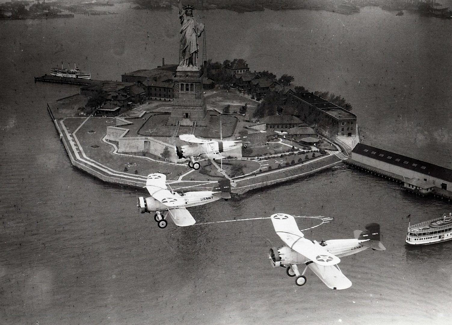 Curtiss F8C 4 Curtiss F8C 4