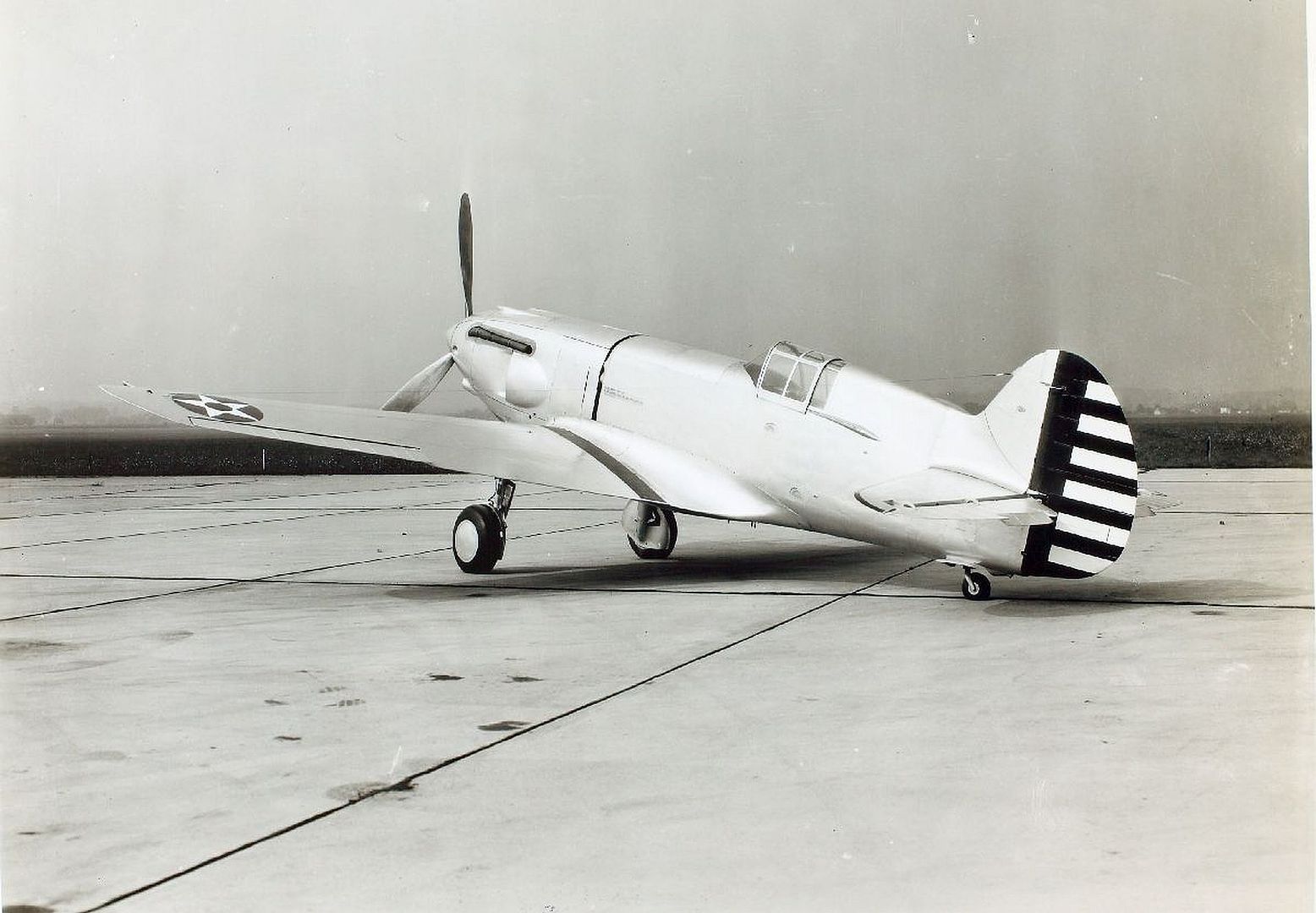 Curtiss XP 37