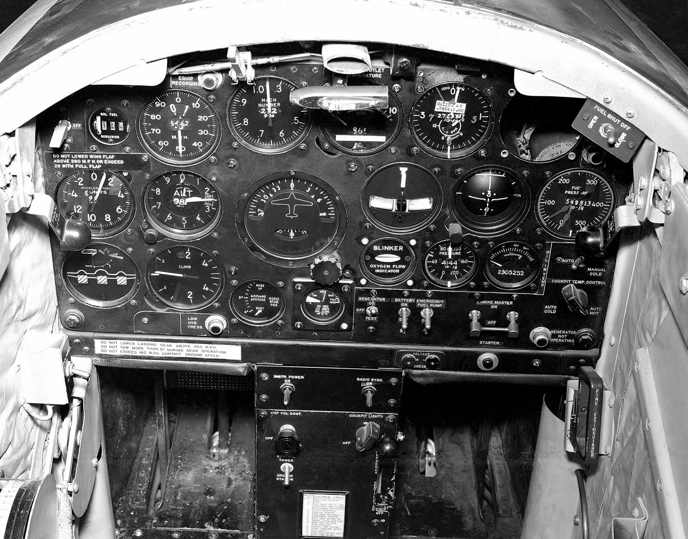 Douglas Skystreak Cockpit 27abT2sxPQgGRrBsBnUqxc