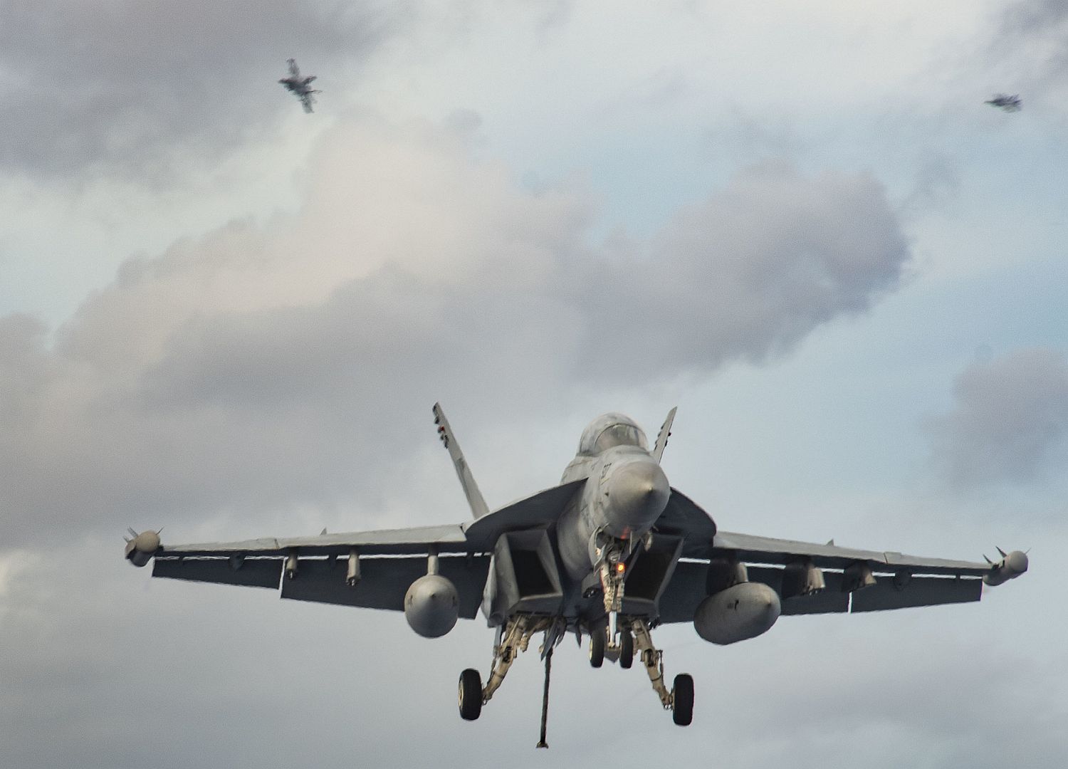 EA 18G Growler Attached To The Shadowhawks Of Electronic Attack Squadron 141 Prepares To Land On The Flight Deck Of The Navy S Only Forward Deployed Aircraft Carrier USS Ronald Reagan