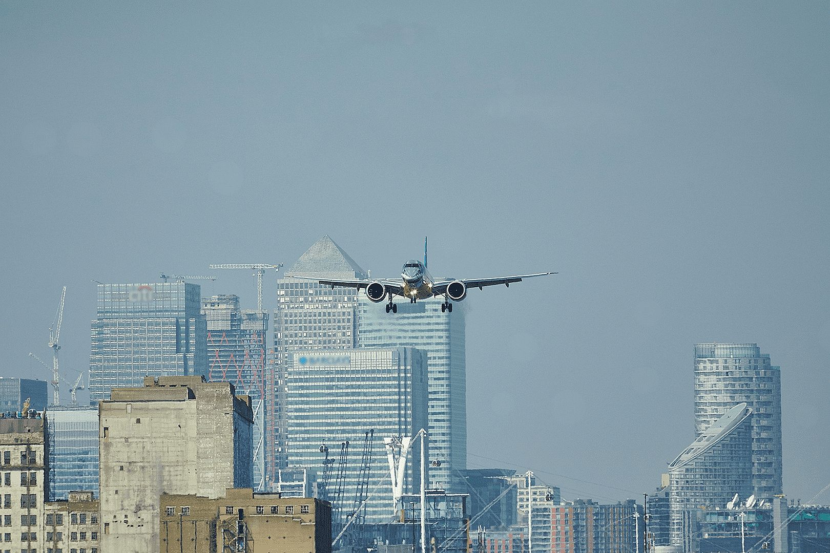 Embraer E2 ARRIVAL LCY