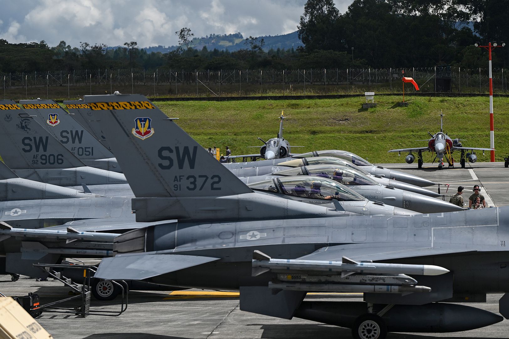 16 Fighting Falcon Assigned To The 79th Expeditionary Fighter Squadron Taxis Before Take Off From Comando Aereo De Combate Number 5