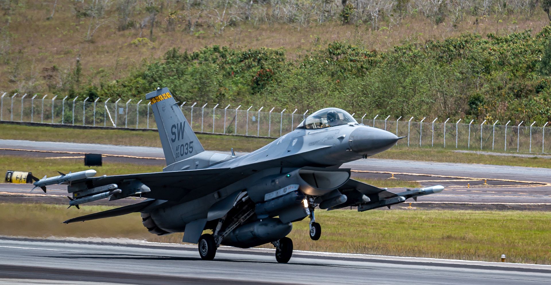 16 Fighting Falcon On The Runway During Exercise Relampago VI At Comando Aereo De Combate Number 5 In Rionegro Colombia July 14 16 Fighting Falcon On The Runway During Exercise Relampago VI At Comando Aereo De Combate Number 5 In Rionegro Colombia July 14
