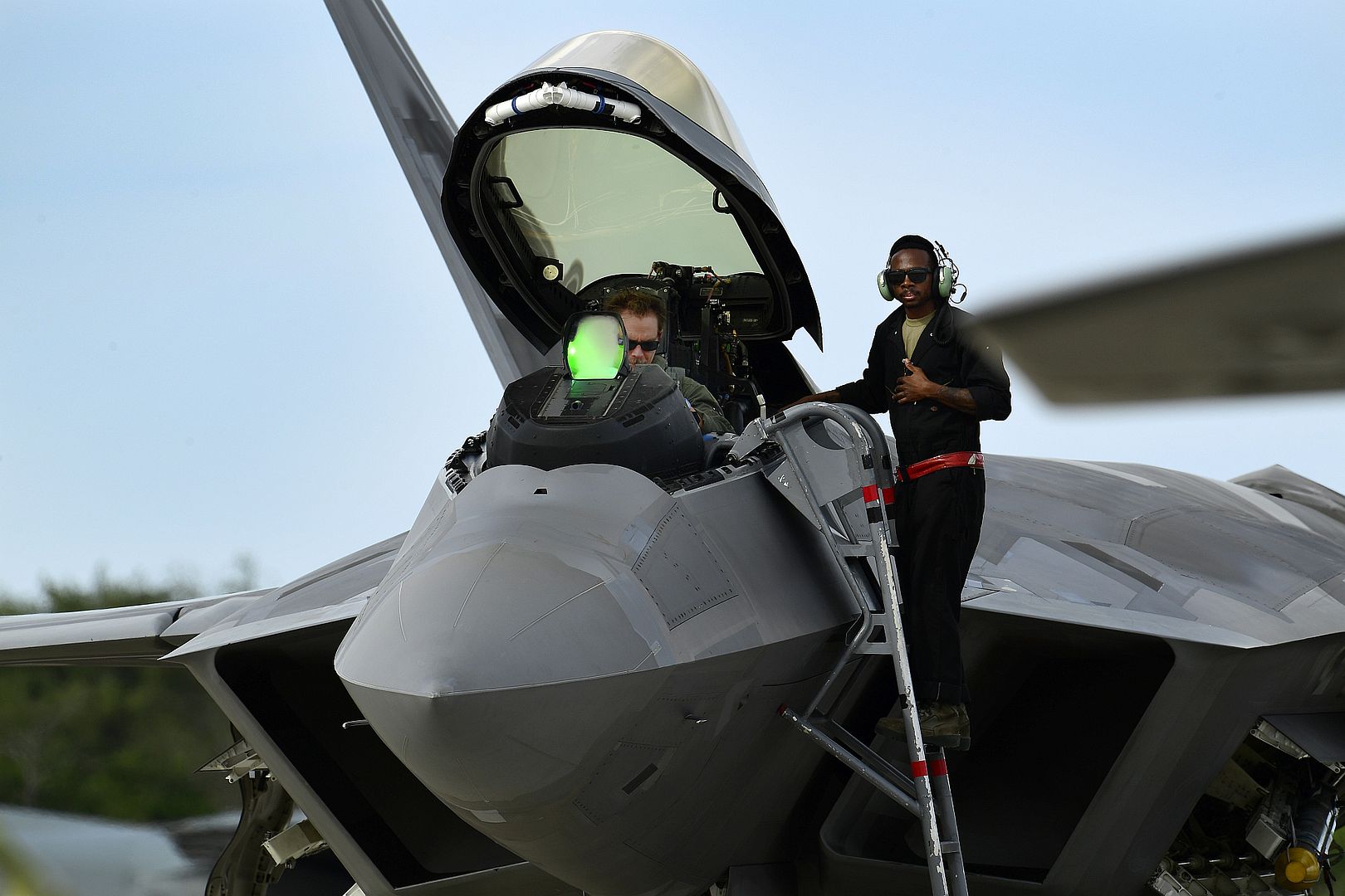 22 Raptor Crew Chief Assigned To The 525th Aircraft Maintenance Unit Stands By For His Pilot Upon Completion Of Agile Combat Employment Maneuvers