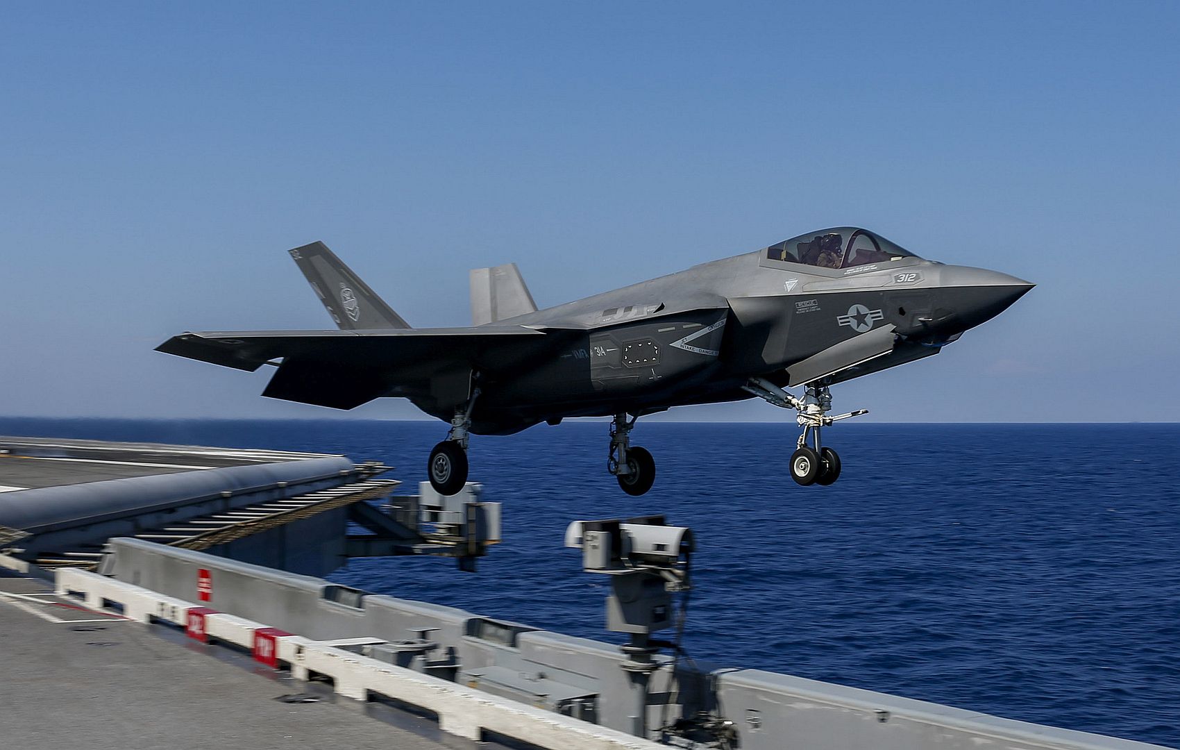 Class Aircraft Carrier USS Abraham Lincoln Class Aircraft Carrier USS Abraham Lincoln