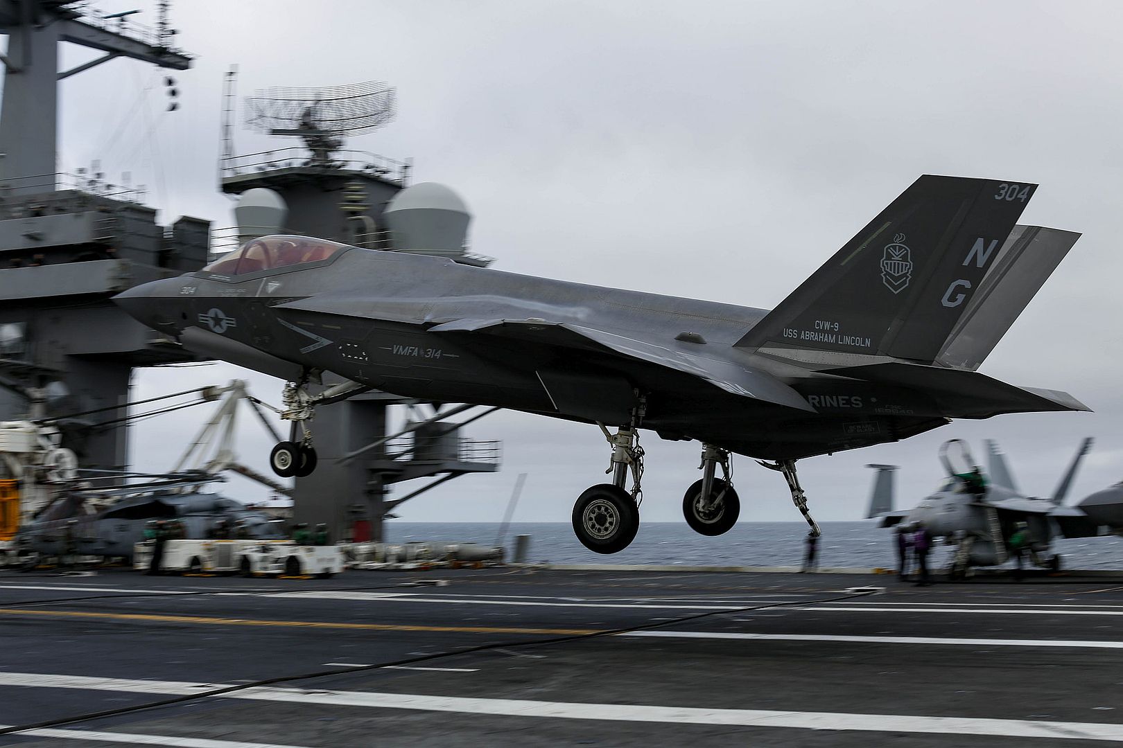 35C Lightning II Assigned To The Black Knights Of Marine Fighter Attack Squadron 314 Prepares To Make An Arrested Landing On The Flight Deck Of USS Abraham Lincoln