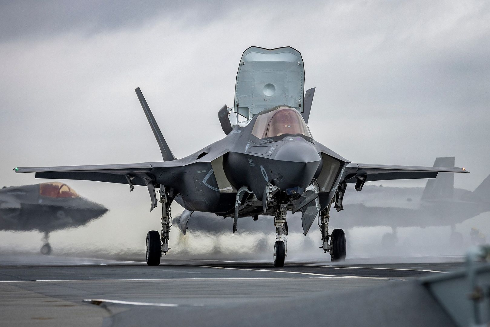 35 Lightning Stealth Fighter Jets Have Joined Aircraft Carrier HMS Queen Elizabeth
