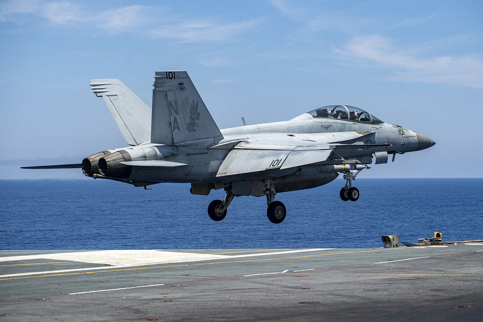  22 Launches From The Flight Deck Of The Aircraft Carrier USS Nimitz FiXQqb9DYWjq1DoqQDNCXB