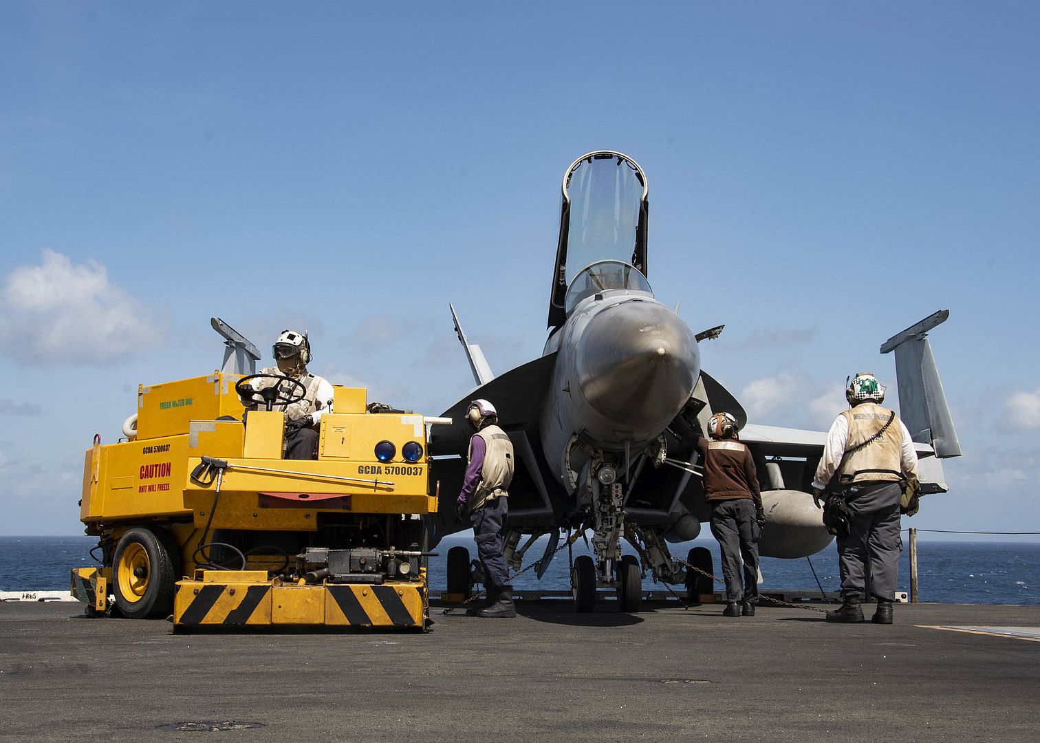 FA 18E Super Hornet Attached To The Royal Maces Of Strike Fighter Squadron VFA 27