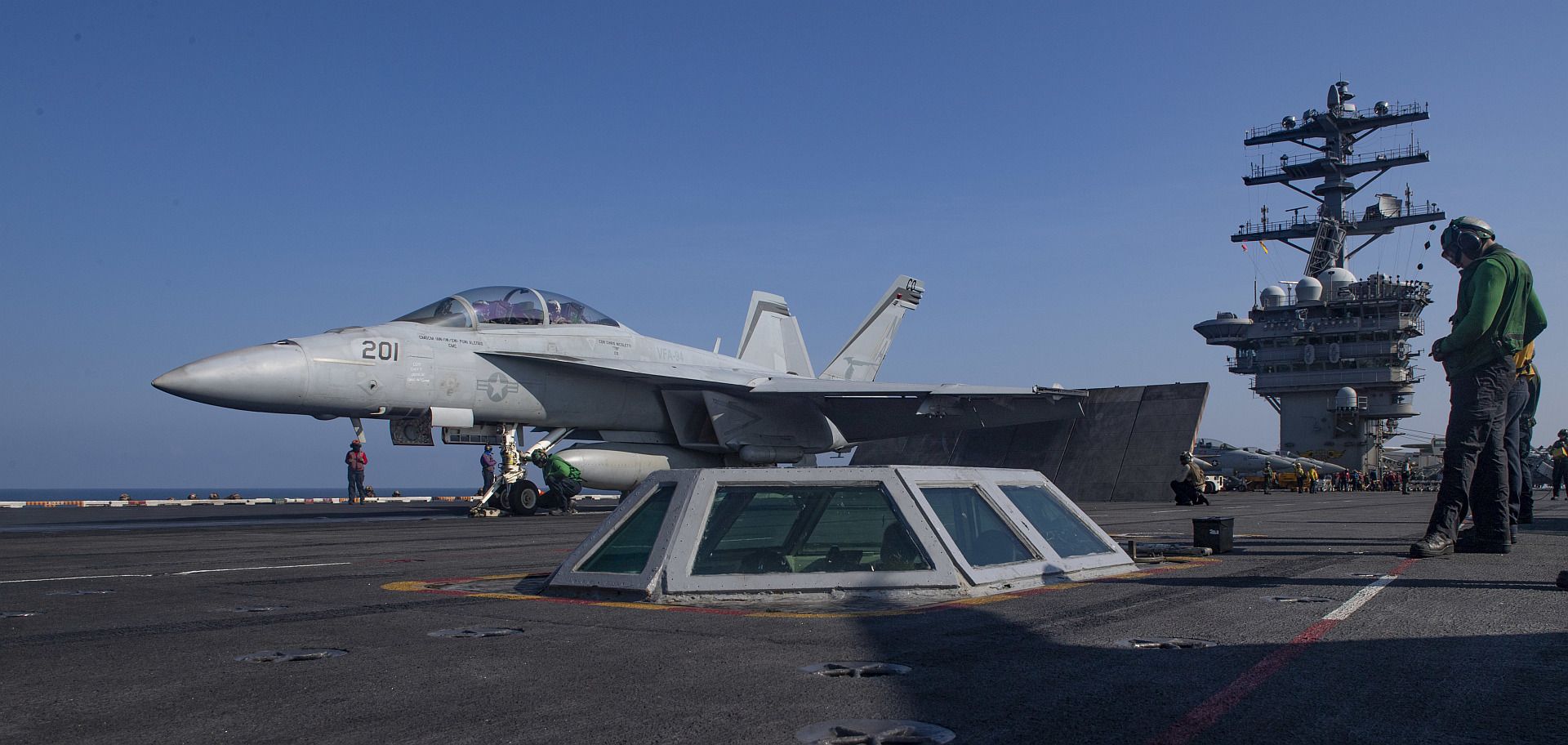 FA 18F Super Hornet From The Mighty Shrikes Of Strike Fighter Squadron VFA 94 Prepares To Launch Off The Flight Deck Of The Aircraft Carrier USS Nimitz