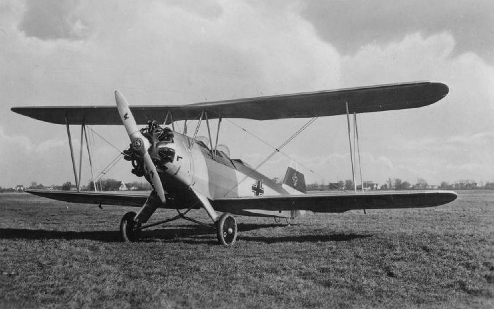 44 Primary Trainer 44 Primary Trainer