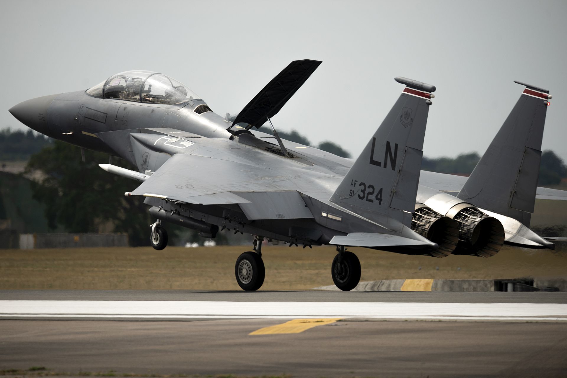 F 15E Strike Eagle Assigned To The 494th Fighter Squadron Lands At Royal Air Force Lakenheath England May 27 2020