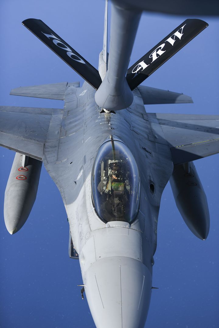 F 16 Fighting Falcon Aircraft Assigned To The 31st Fighter Wing Aviano Air Base Italy Receives Fuel From A KC 135 Stratotanker Aircraft Assigned To The 100th Air Refueling Wing Royal Air Force Mildenhall England