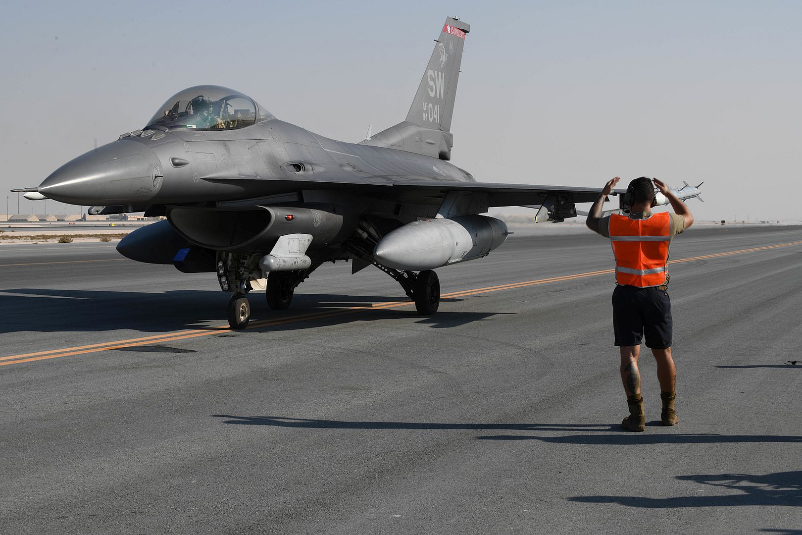 F 16 Fighting Falcon Assigned To The 77th Expeditionary Fighter Squadron At Prince Sultan Air Base 