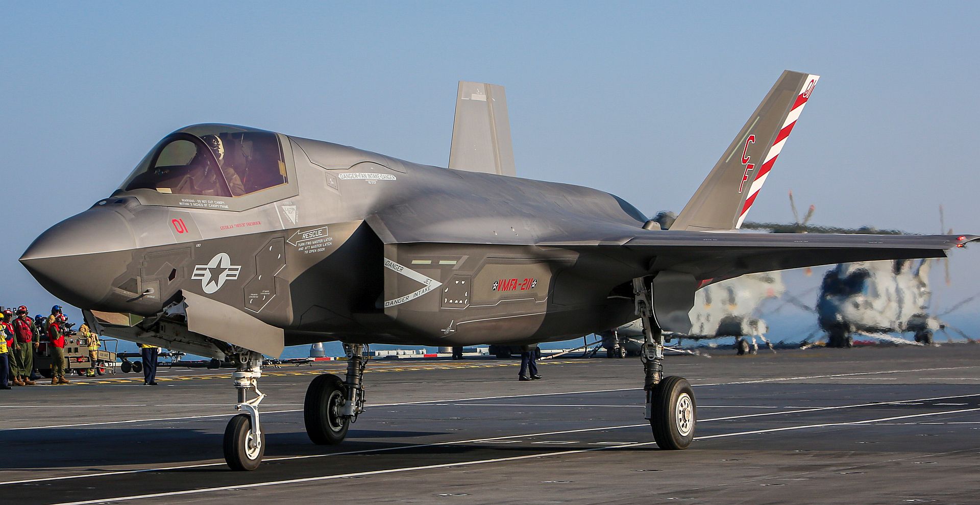 F 35B Lightning II Joint Strike Fighter Flown By The Commanding Officer Of Marine Fighter Attack Squadron 211 1