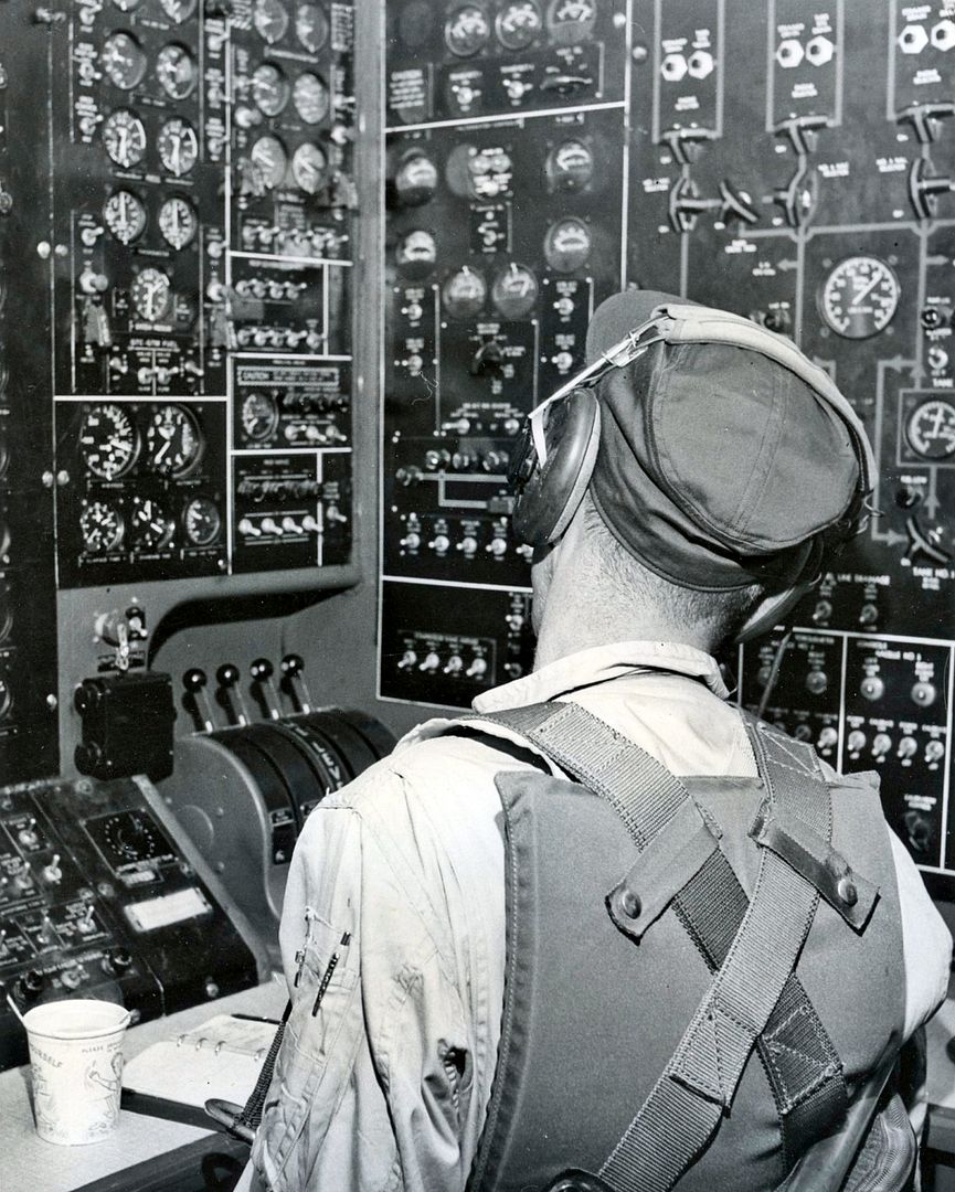 Flight Engineers Station Flight Engineers Station