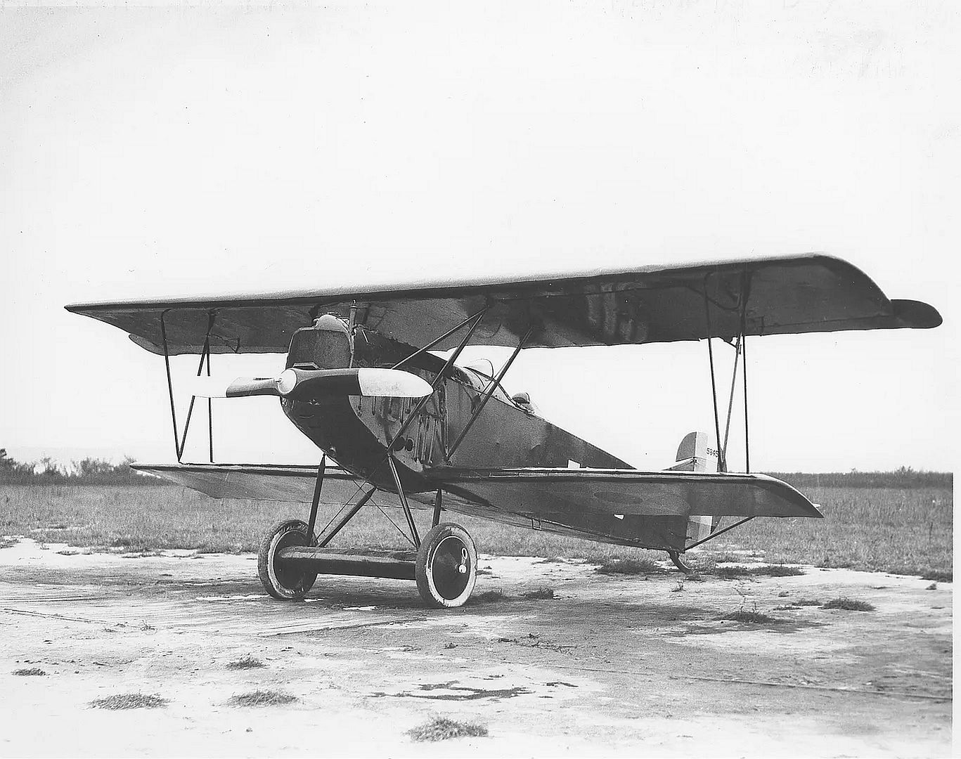 7isonthegroundItisaUSMarineCorpsgeneralaircraftturnedovertotheUSNavywithfiveothersTheywereatQuanticountil1924 7isonthegroundItisaUSMarineCorpsgeneralaircraftturnedovertotheUSNavywithfiveothersTheywereatQuanticountil1924