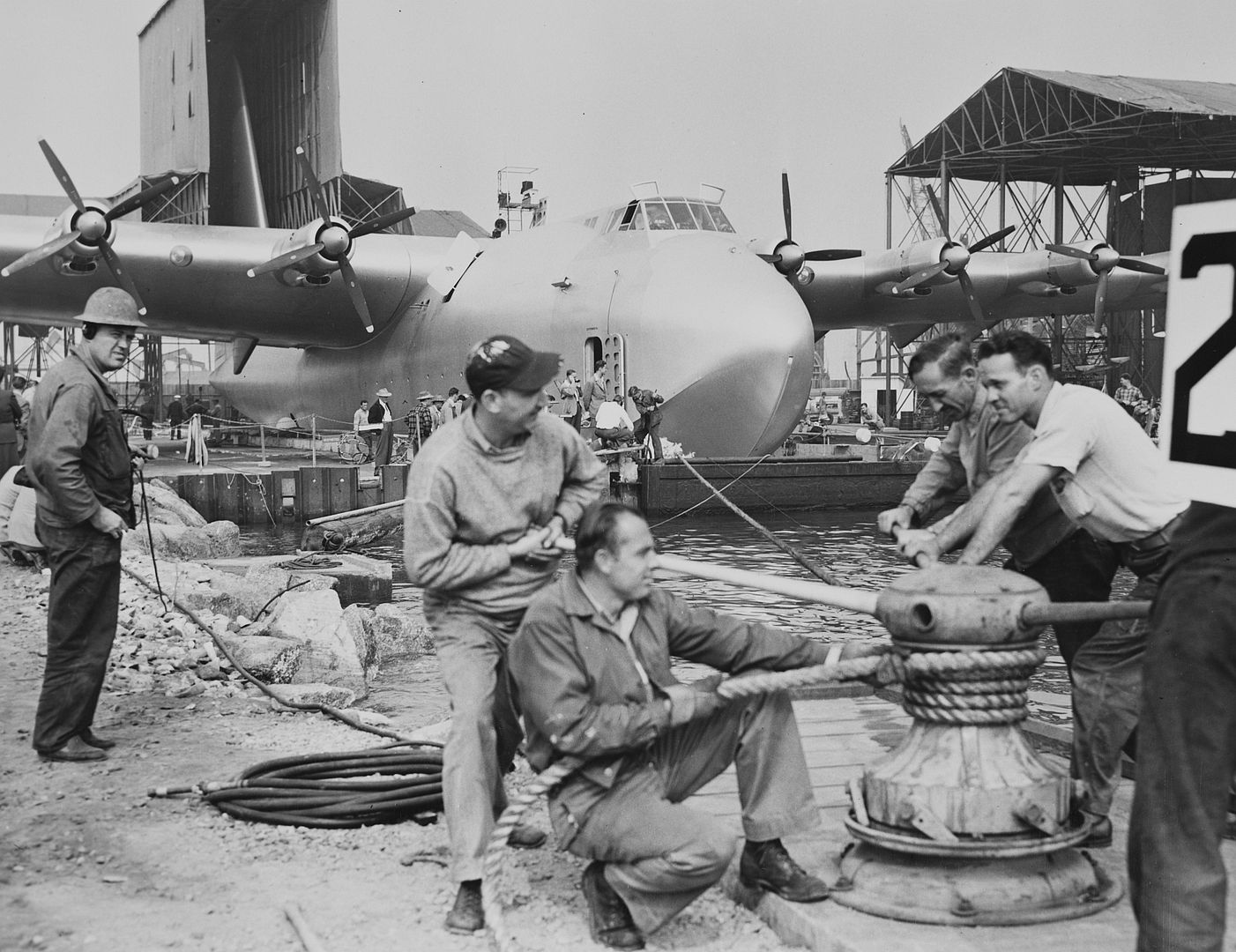 Howard Hughes Flying Boat San Pedro California November 02 1947 NdKtAuFHeM5BRsdB5zNcyC Howard Hughes Flying Boat San Pedro California November 02 1947 NdKtAuFHeM5BRsdB5zNcyC