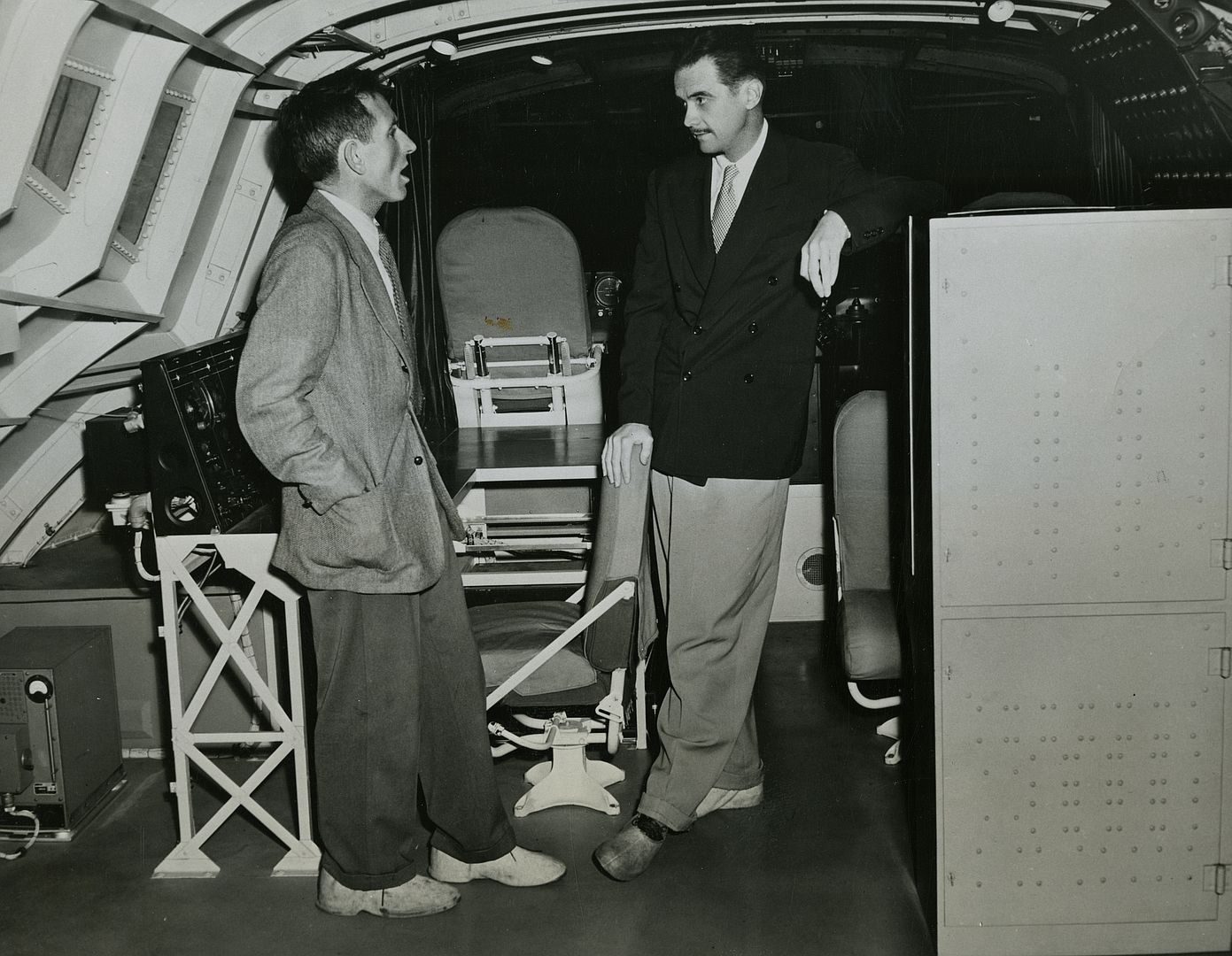 Howard Hughes And Earl Martyn In The Cockpit Of The Hughes Flying Boat Los Angeles Harbor 1947 Qavcfk64bSF8w5KJfFhLdd