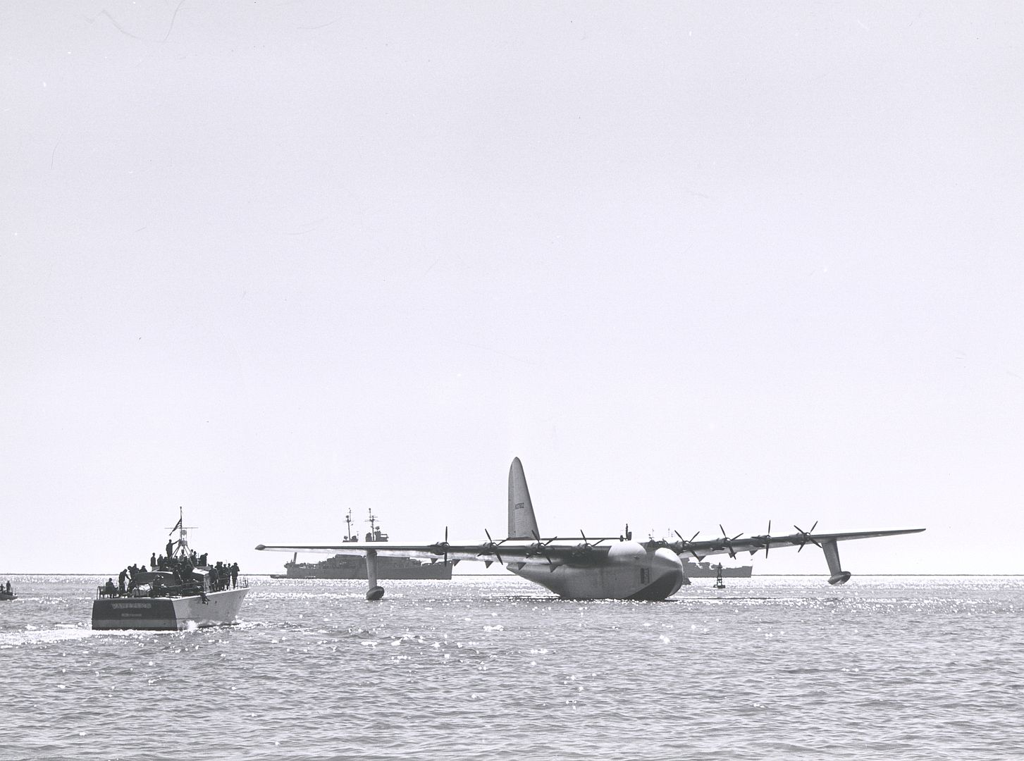 Hughes Flying Boat And Spectators In The Los Angeles Harbor November 2 1947