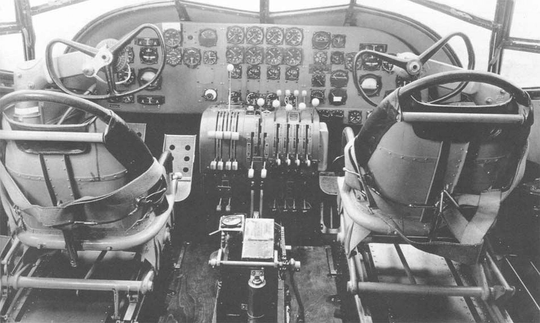 90 Cockpit