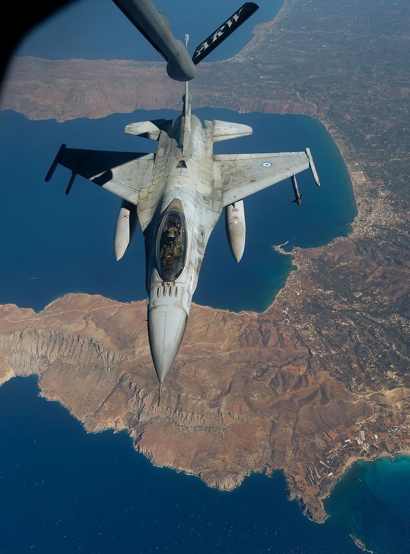 16 Fighting Falcon