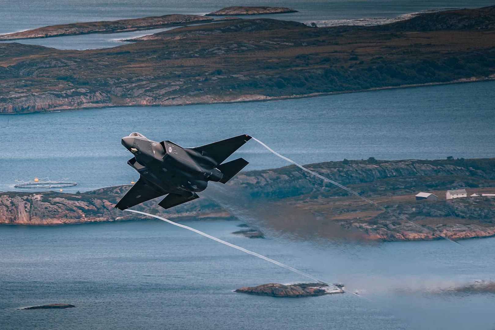 Koninklijke Luchtmacht Weapons Instructor Course Koninklijke Luchtmacht Weapons Instructor Course