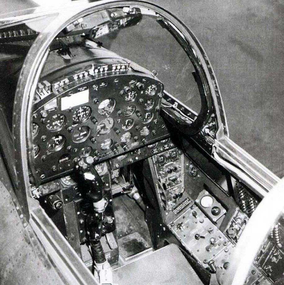 90 Cockpit