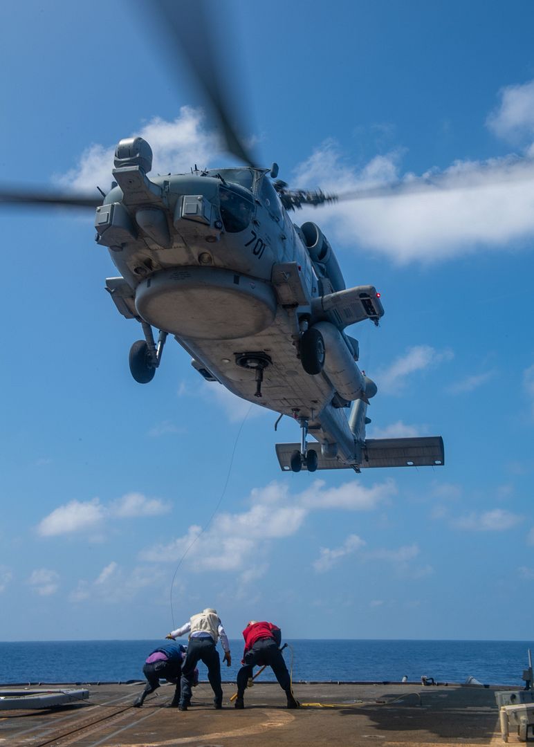 MH 60R Sea Hawk Assigned To The Saberhawks
