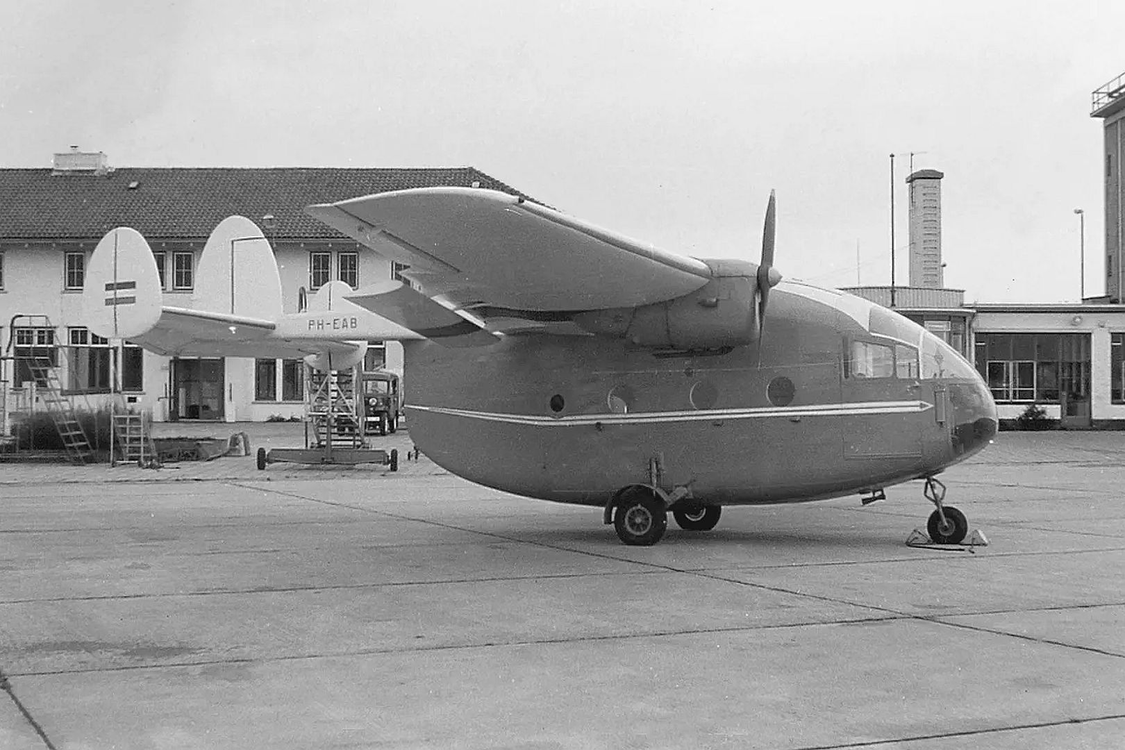 57 Aerovan MkIV NV Nastra Luchtreclame Service