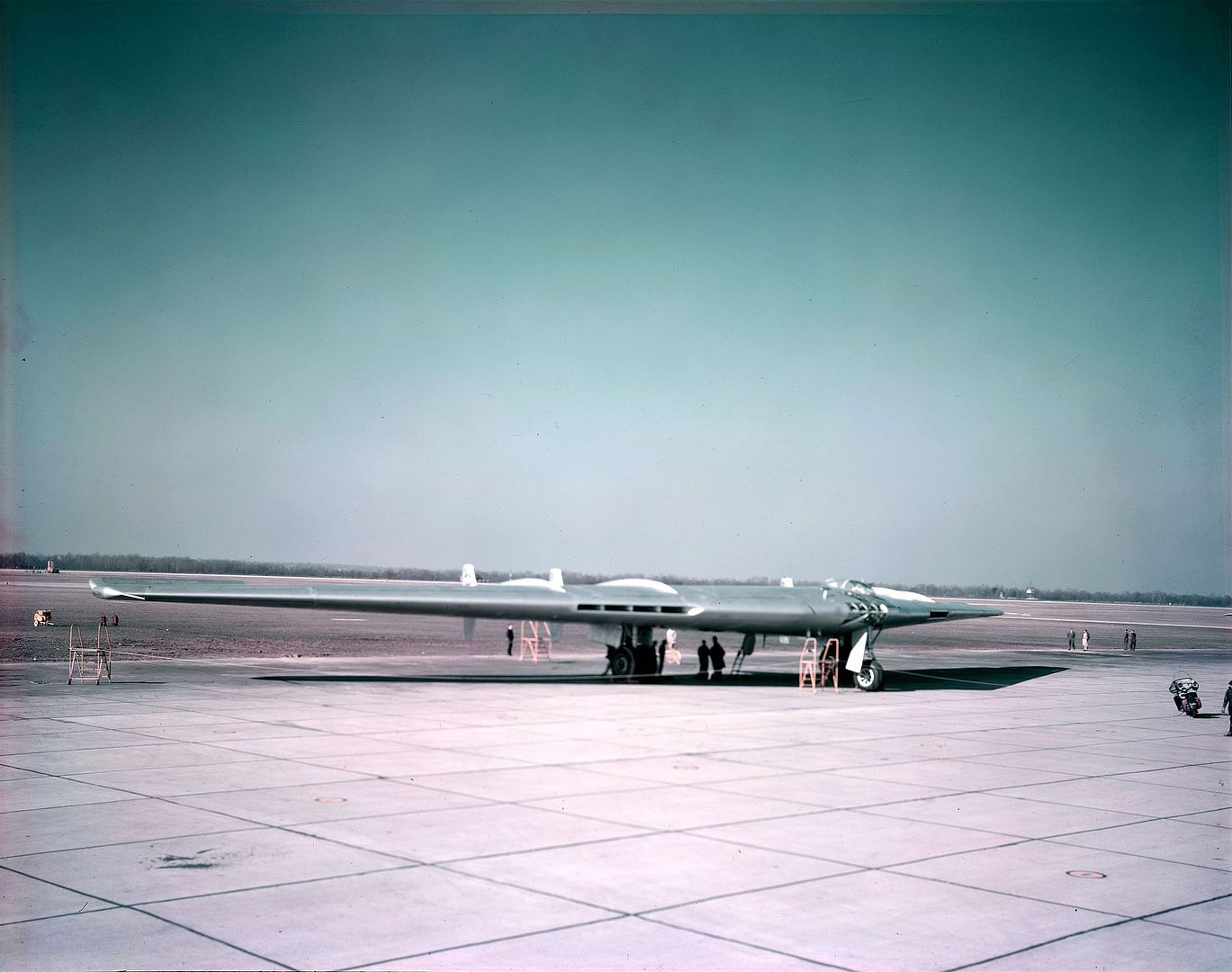 Propelled Flying Wing On The Ground
