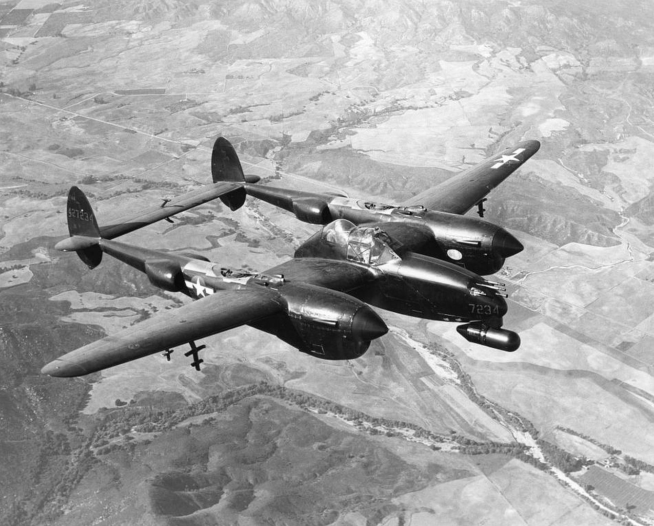 П 38 история 5. P-38 Lightning. Локхид п 38 Лайтнинг. Р-38j"Лайтнинг". P-38m Night Lightning.