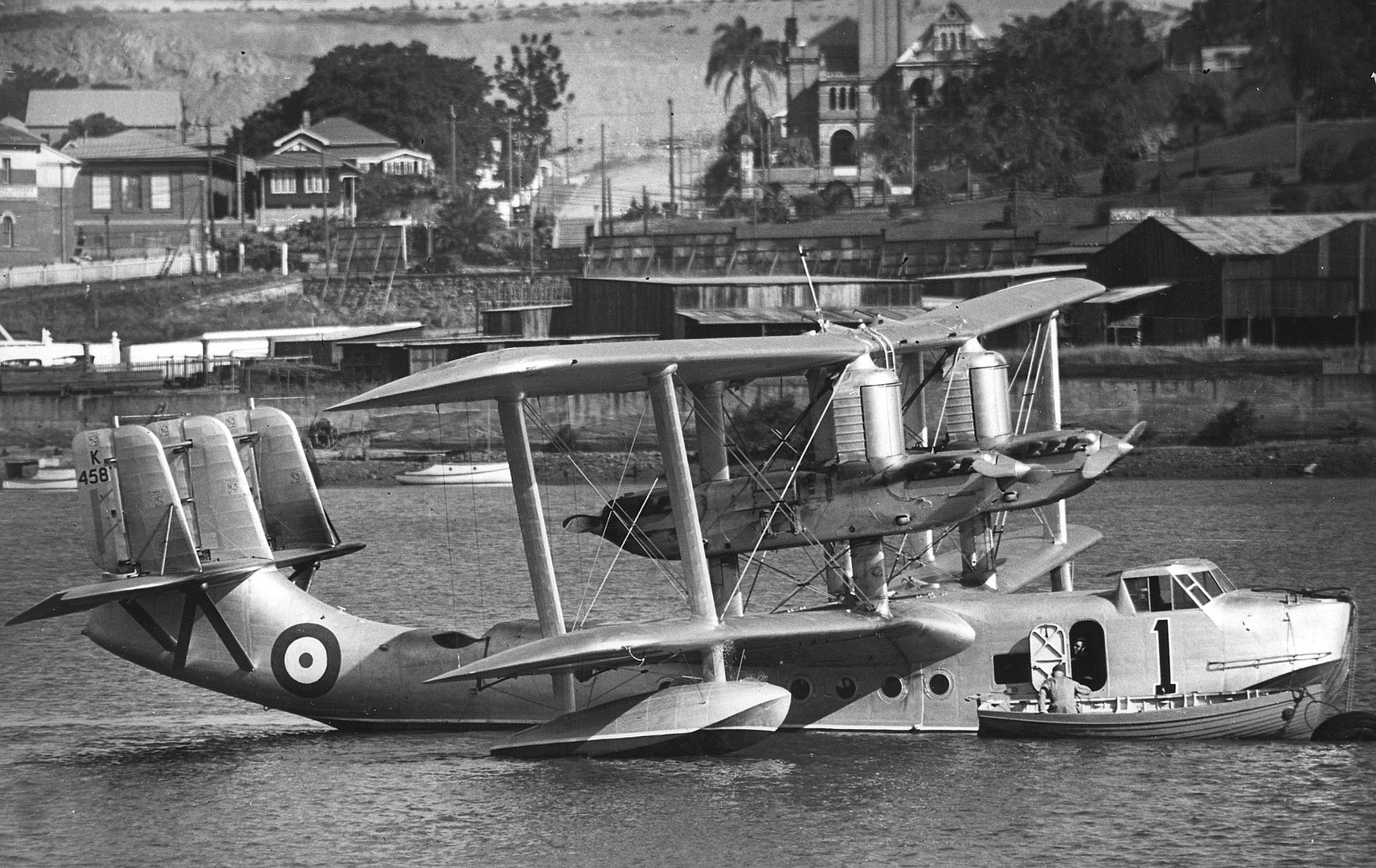 Short Singapore III Short Singapore III