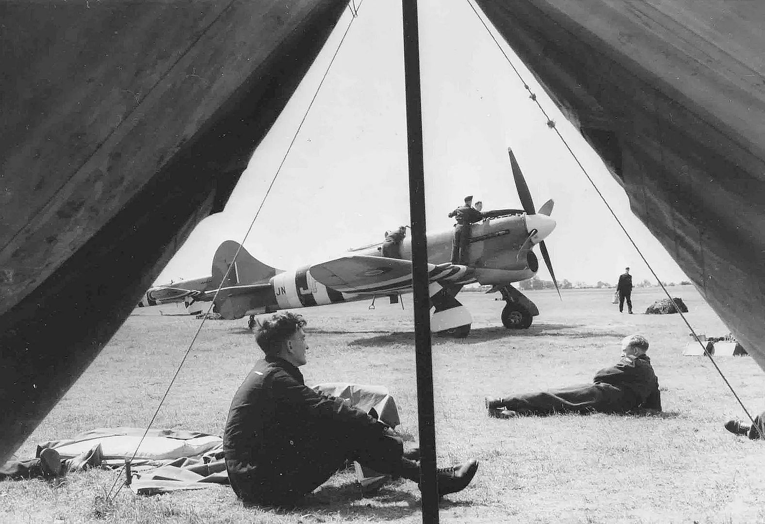 Tempest Mk V And Pilots Of 3 Sqn At Newchurch 