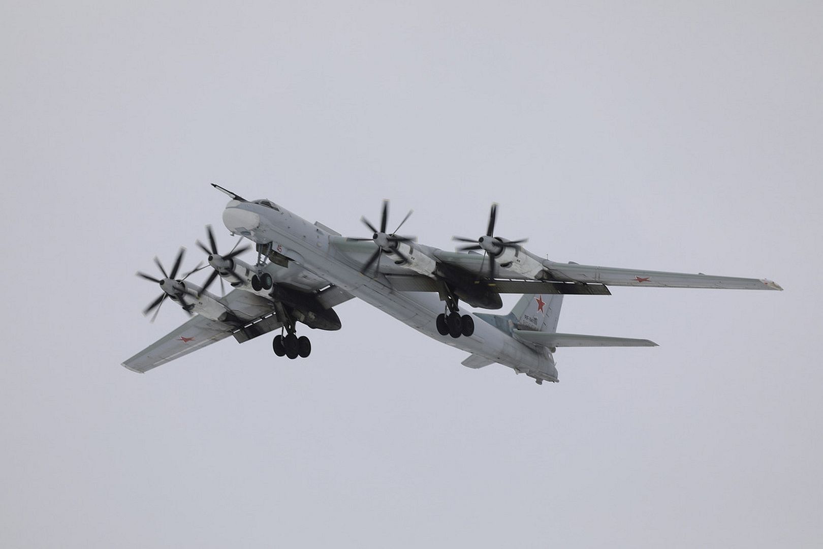 Tu 95MS Strategic Missile Carriers Performed Flights In Conditions Of A Meteorological Minimum In The Amur Region 3