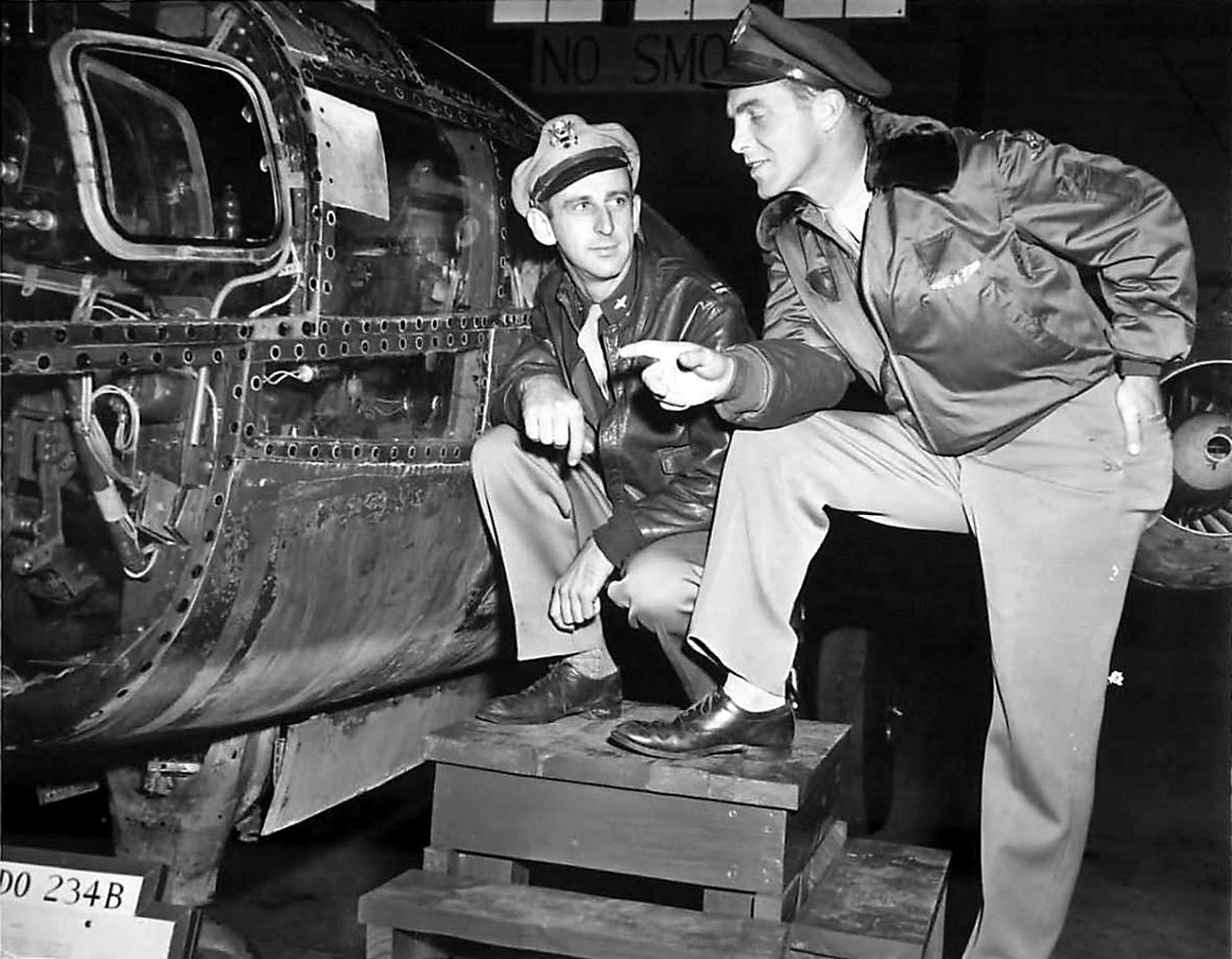  Airmen Examine An Ar 234 At Freeman Field 1945