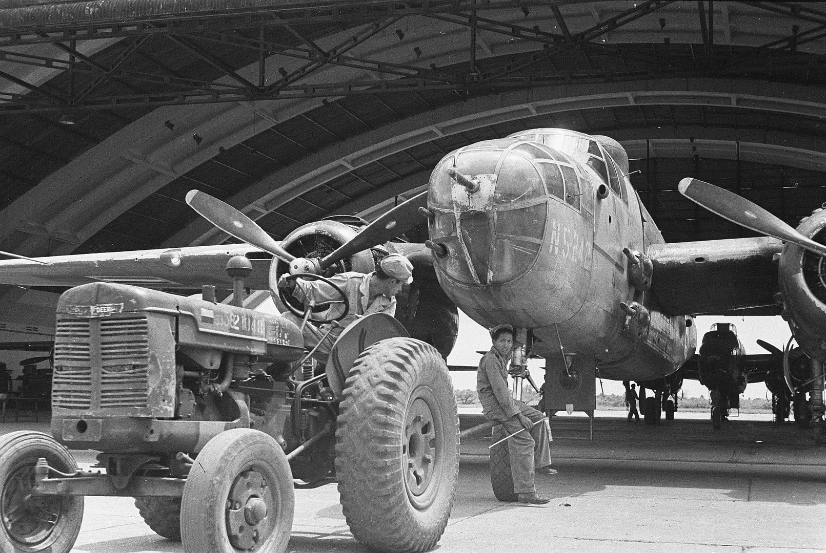 Vliegveld Tjililitan Bij Batavia 1947 Vliegveld Tjililitan Bij Batavia 1947