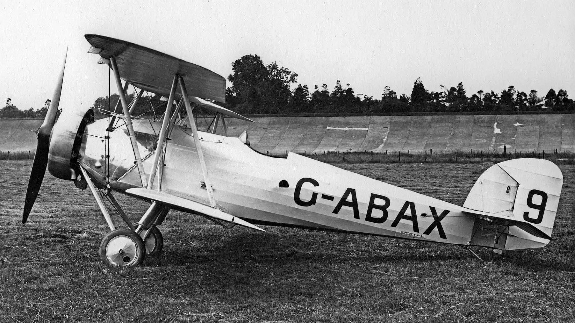 ABAX At Brooklands Prior To The 1933 King S Cup Air Race