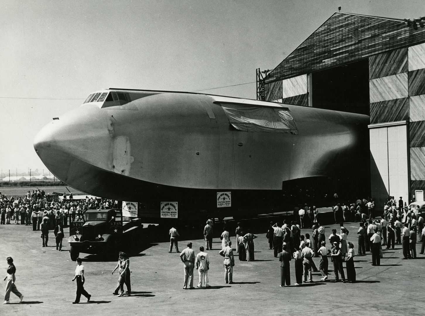 Fuselage Of The Hughes Flying Boat Leaving Culver City California 1946 ACKmae2L2sV1wxVdFyU3oc Fuselage Of The Hughes Flying Boat Leaving Culver City California 1946 ACKmae2L2sV1wxVdFyU3oc