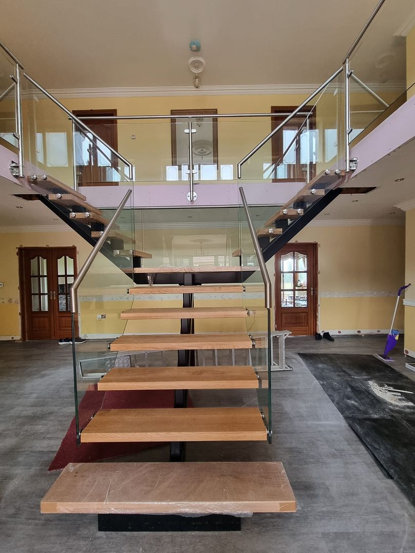 custom-steel-spine-staircase