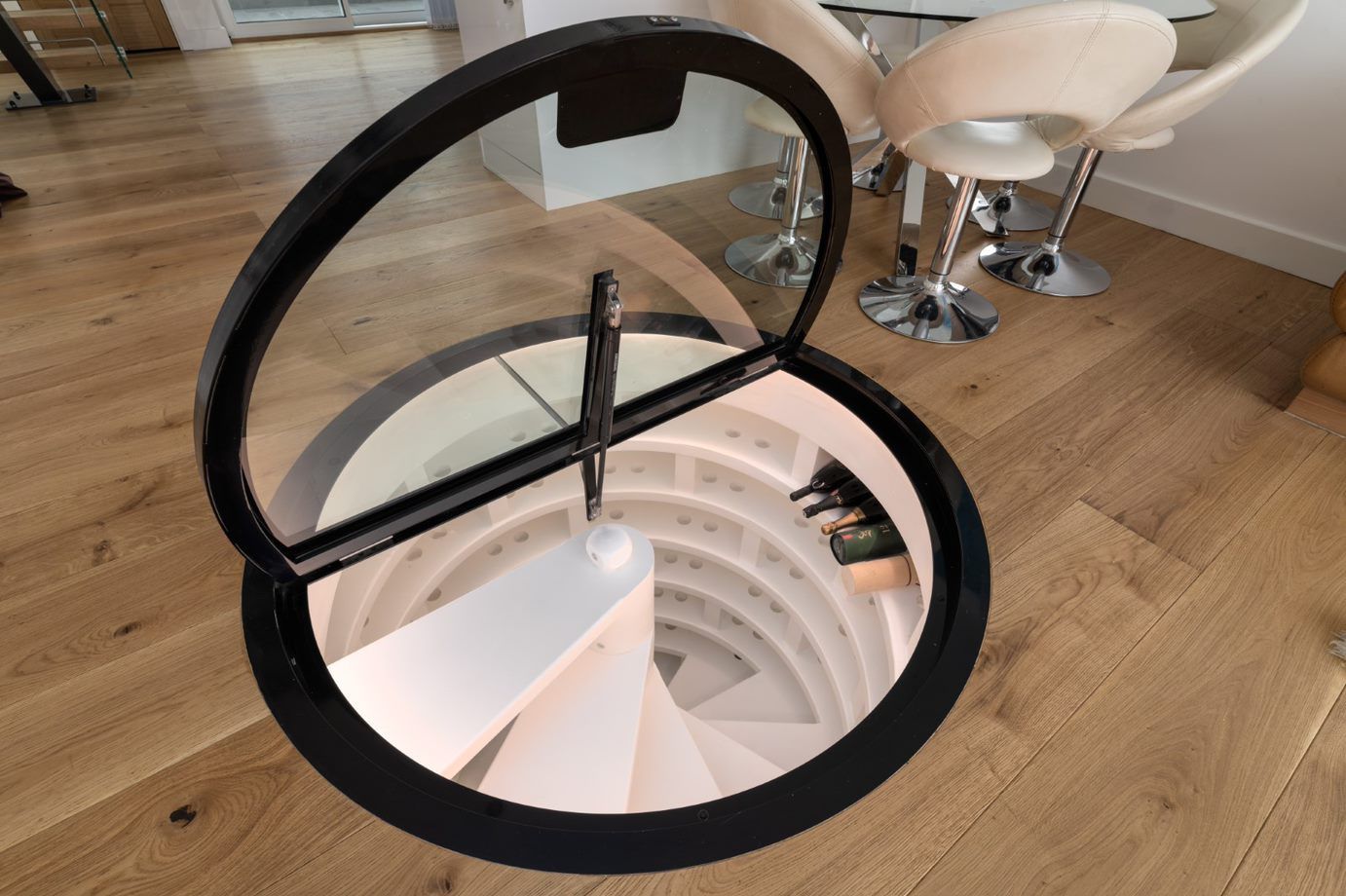 diomet wine cellar circular spiral hatch