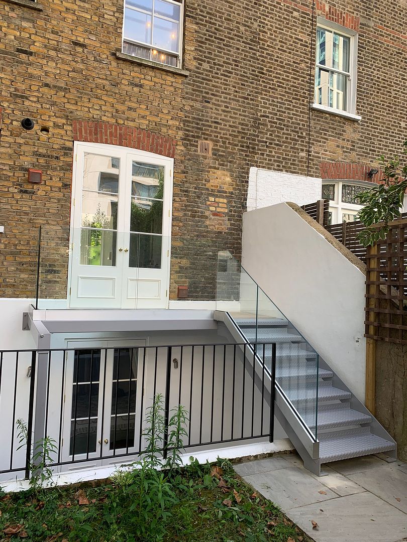 walk-out-balcony-glass-balustrade-london