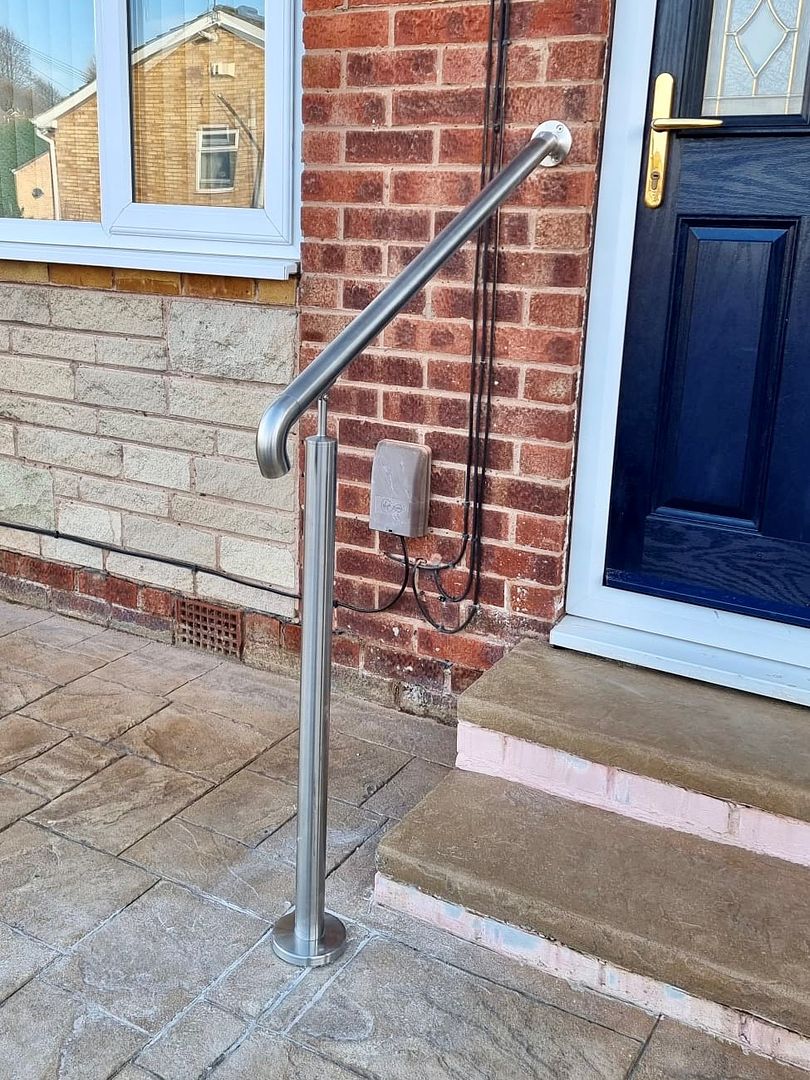 front-door-access-handrail