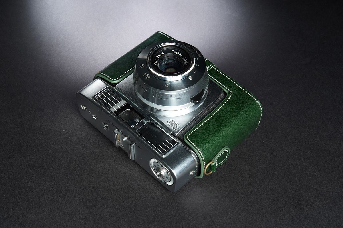zeiss ikon colora フィルムカメラ ケース付き il_fullxfull.6168267009_jna8.jpg
