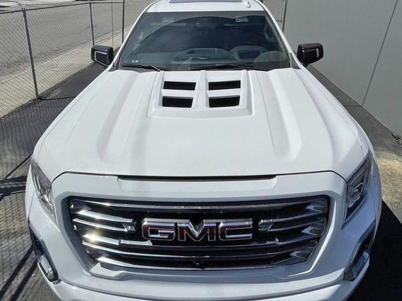 2019-2021_GMC_Sierra_Hood_1