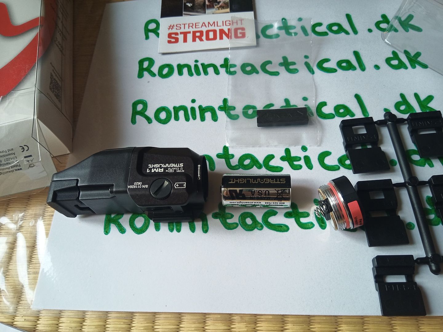 TLR_RM_1_RAIL_MOUNTED_TACTICAL_LIGHTING_SYSTEM_500_Lumen_with_DUAL_switch_pad_(13)