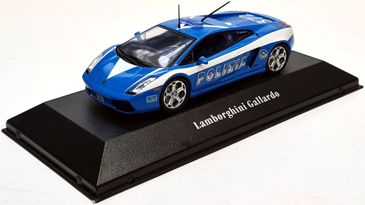 Police_Lamborghini_Gallardo_02