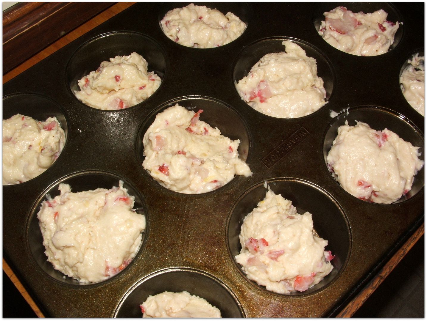 Chocolate Filled Strawberry Muffins DSCF0718