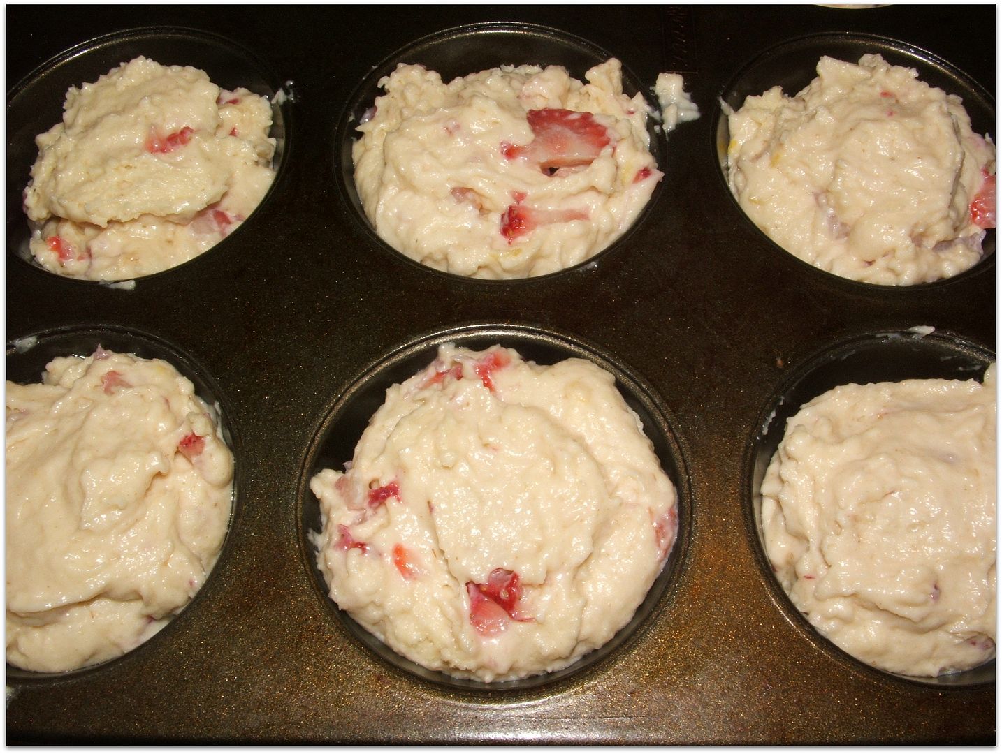 Chocolate Filled Strawberry Muffins DSCF0720